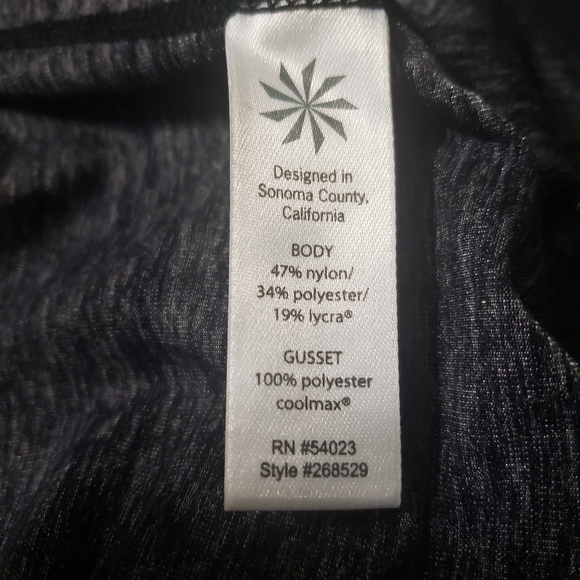 Athleta Sz M Odyssey Chaturanga Capri Leggings - Picture 9 of 11